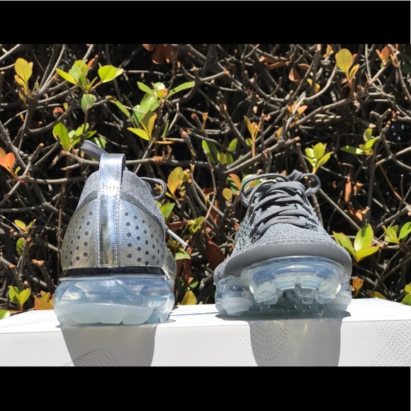 Nike Air Vapormax Flyknit 2 - Picture 3 of 5